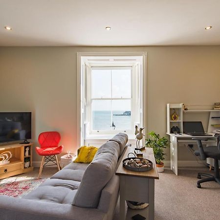 Pier View - Beautiful Sea View Apartment In Deal Exterior photo